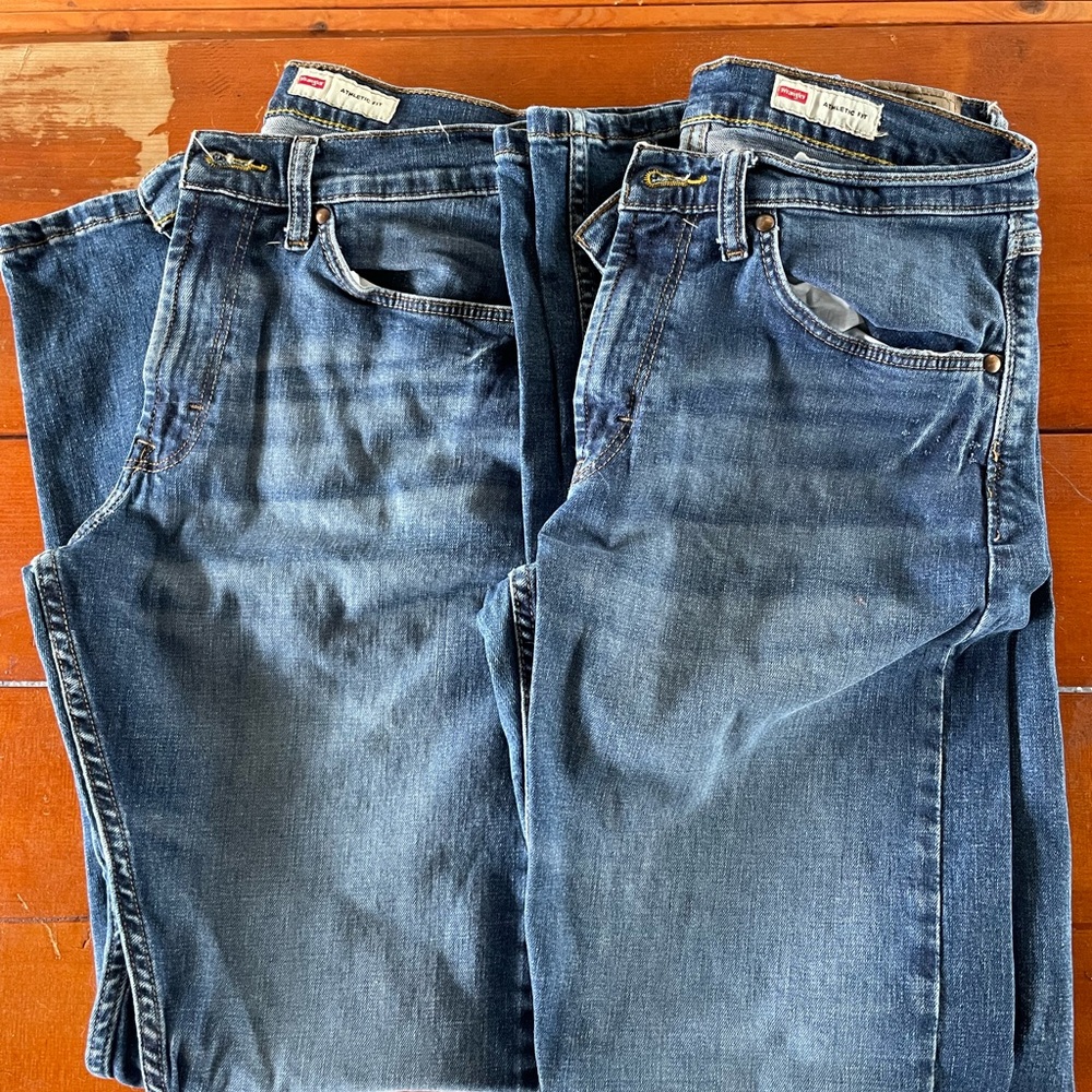 Men's Wrangler Blue Jeans